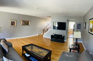 2702 E Country Club Rd, Philadelphia, PA 19131 - Photo 6
