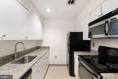 1601 Spring Garden Street #M108, Philadelphia, PA 19130 - Photo 6