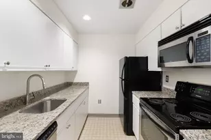 1601 Spring Garden St, Philadelphia, PA 19130 - Photo 6