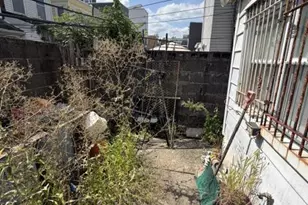 2032 Pierce St, Philadelphia, PA 19145 - Photo 6