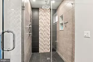 2639 Titan St, Philadelphia, PA 19146 - Photo 18