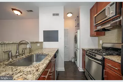 329 S 12th Street #301, Philadelphia, PA 19107 - Photo 6