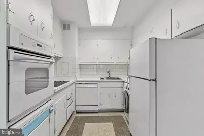 1900 John F Kennedy Boulevard #1016, Philadelphia, PA 19103 - Photo 4