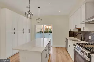 2621 Reed St, Philadelphia, PA 19146 - Photo 8