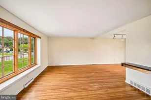 1008 Rennard St, Philadelphia, PA 19116 - Photo 6