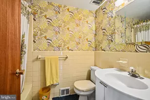 1008 Rennard St, Philadelphia, PA 19116 - Photo 24