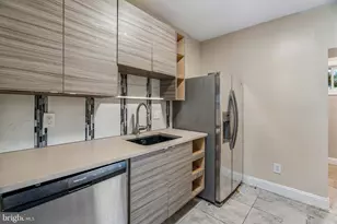 2255 Waterloo St, Philadelphia, PA 19133 - Photo 6