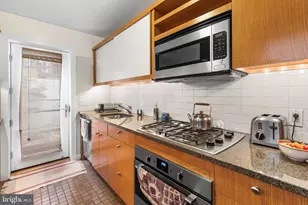 261 S Van Pelt St, Philadelphia, PA 19103 - Photo 2