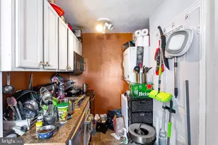 526 W Cambria St, Philadelphia, PA 19133 - Photo 8