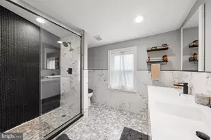 2038 Pierce St, Philadelphia, PA 19145 - Photo 24
