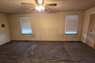 8406 Lyons Pl, Philadelphia, PA 19153 - Photo 24