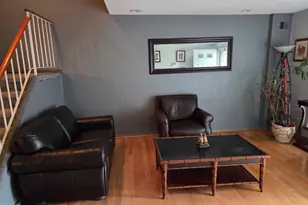 8406 Lyons Pl, Philadelphia, PA 19153 - Photo 4