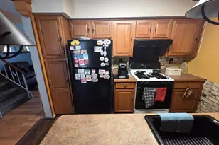 8406 Lyons Pl, Philadelphia, PA 19153 - Photo 12