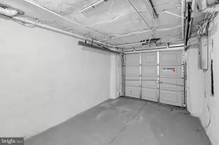 951 Anchor St, Philadelphia, PA 19124 - Photo 36