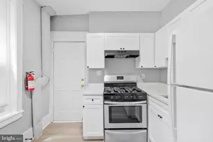 2648 N Myrtlewood St, Philadelphia, PA 19132 - Photo 6
