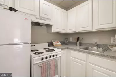 201 S 13th Street #202, Philadelphia, PA 19107 - Photo 1