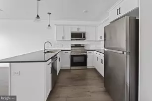 404 Fountain St, Philadelphia, PA 19128 - Photo 2