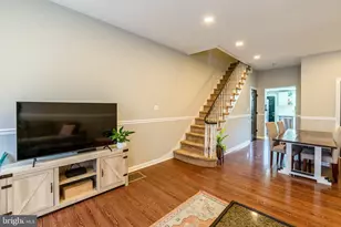 2627 E Thompson St, Philadelphia, PA 19125 - Photo 2
