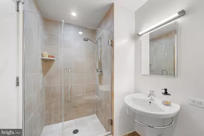 317-319 Vine Street #511, Philadelphia, PA 19106 - Photo 24