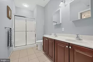 542 Easy St, Philadelphia, PA 19111 - Photo 20