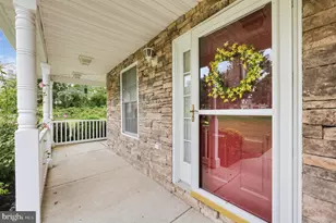 542 Easy St, Philadelphia, PA 19111 - Photo 4