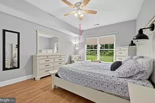 542 Easy St, Philadelphia, PA 19111 - Photo 18