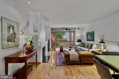 642 Fitzwater Street, Philadelphia, PA 19147 - Photo 2