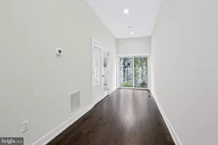 2527 Graduate Square, Philadelphia, PA 19146 - Photo 6