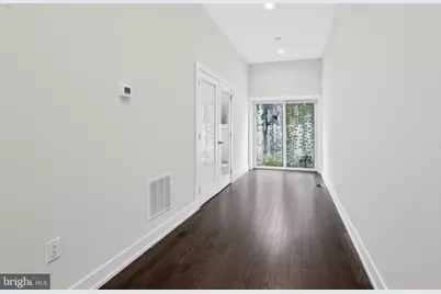2527 Graduate Square, Philadelphia, PA 19146 - Photo 4