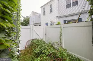 2527 Graduate Square, Philadelphia, PA 19146 - Photo 10