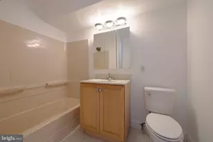 628 S 27th St, Philadelphia, PA 19146 - Photo 22