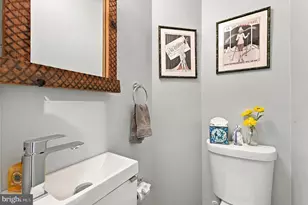 308 Lombard St, Philadelphia, PA 19147 - Photo 10