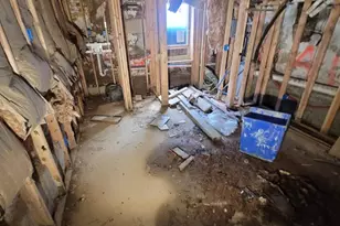 2037 Pierce St, Philadelphia, PA 19145 - Photo 6