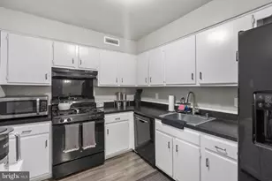 47202 Delaire Landing Rd, Philadelphia, PA 19114 - Photo 6
