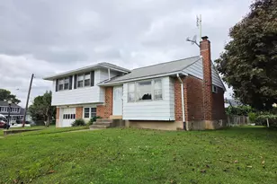 9952 Hardy Rd, Philadelphia, PA 19115 - Photo 2