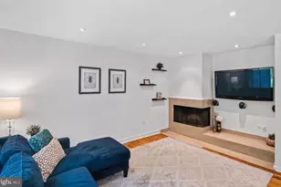 719 S Philip St, Philadelphia, PA 19147 - Photo 2
