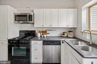 2810 Cambridge Street, Philadelphia, PA 19130 - Photo 8
