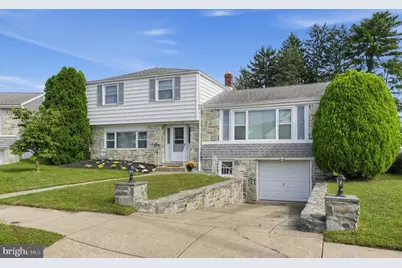 817 Rennard Circle, Philadelphia, PA 19116 - Photo 2
