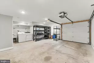 7242 Hill Rd, Philadelphia, PA 19128 - Photo 36
