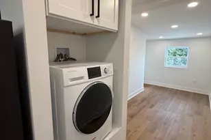 402 E Walnut Ln, Philadelphia, PA 19144 - Photo 2