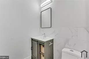1229 W Hilton St, Philadelphia, PA 19140 - Photo 14