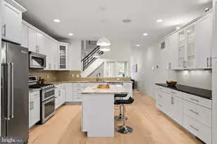 765 S 15th St, Philadelphia, PA 19146 - Photo 2
