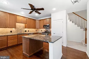 2683 Marigold Ln, Philadelphia, PA 19116 - Photo 10