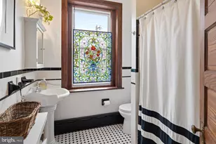328 N 39th St, Philadelphia, PA 19104 - Photo 8