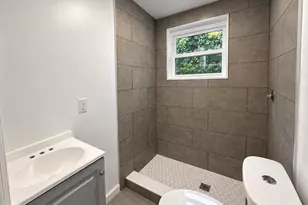 2022 W Ontario St, Philadelphia, PA 19140 - Photo 2