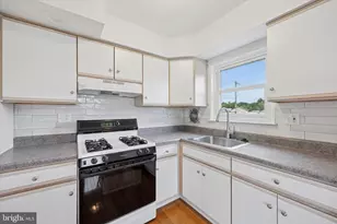 4000 Lyman Dr, Philadelphia, PA 19114 - Photo 10