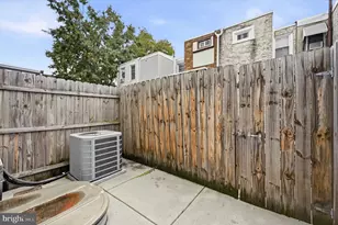 2532 E Gordon St, Philadelphia, PA 19125 - Photo 8