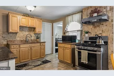 1712 Fulmer Street, Philadelphia, PA 19115 - Photo 10