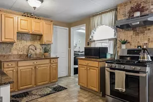 1712 Fulmer St, Philadelphia, PA 19115 - Photo 10