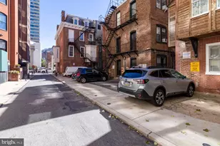 1813 Spruce St, Philadelphia, PA 19103 - Photo 2